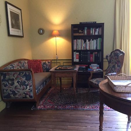 ชาโต เดอ แป็งแทร Bed & Breakfast Lussault-sur-Loire ภายนอก รูปภาพ